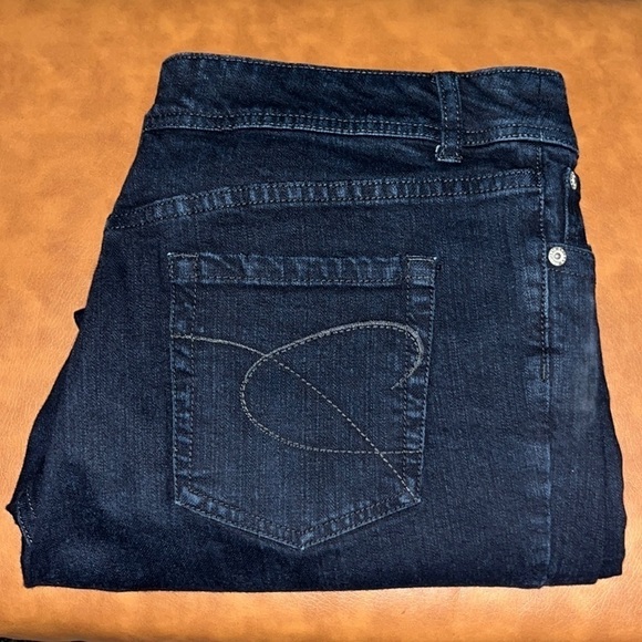 Chico’s Platinum Athena M Crop Size 2.5 - Picture 7 of 16